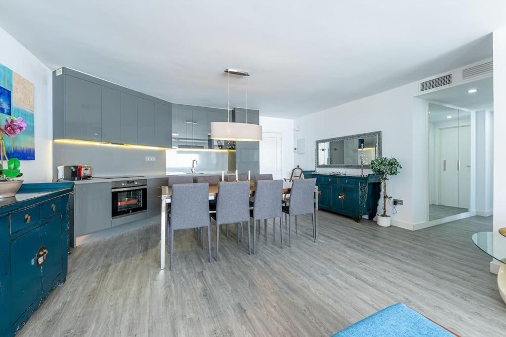 With Sea Views In Puerto Banus *