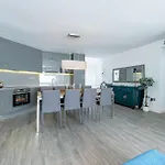 Holiday Apartment With Sea Views In Puerto Banus
