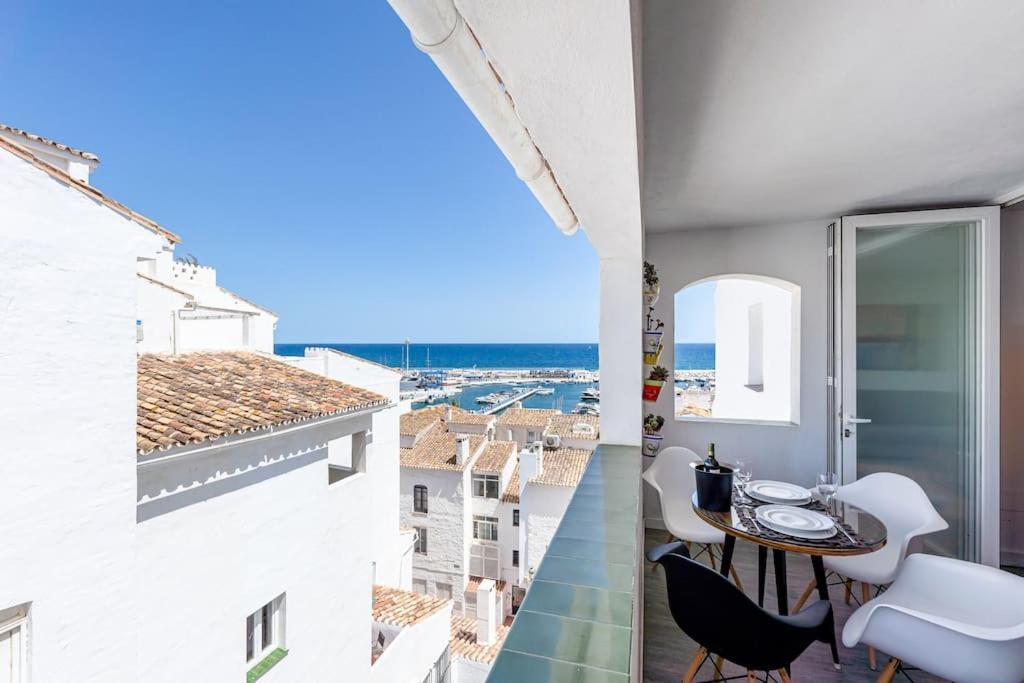 Apartment With Sea Views In Puerto Banus *