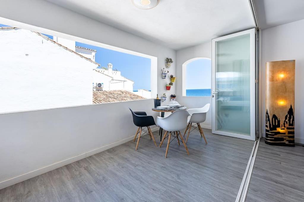 With Sea Views In Puerto Banus *