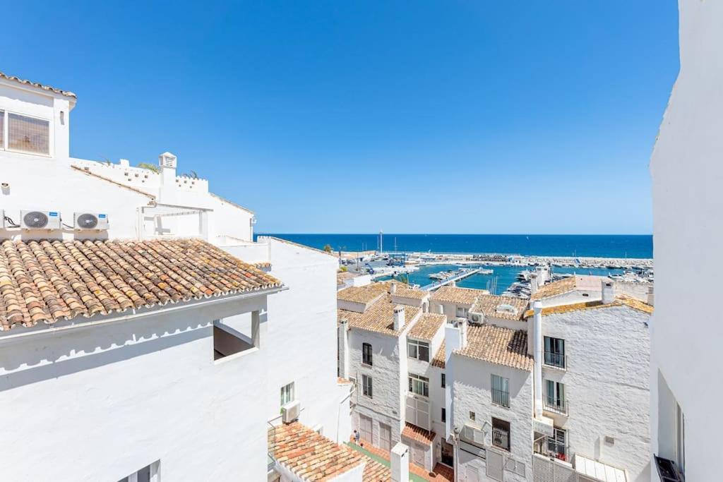 With Sea Views In Puerto Banus Apartment